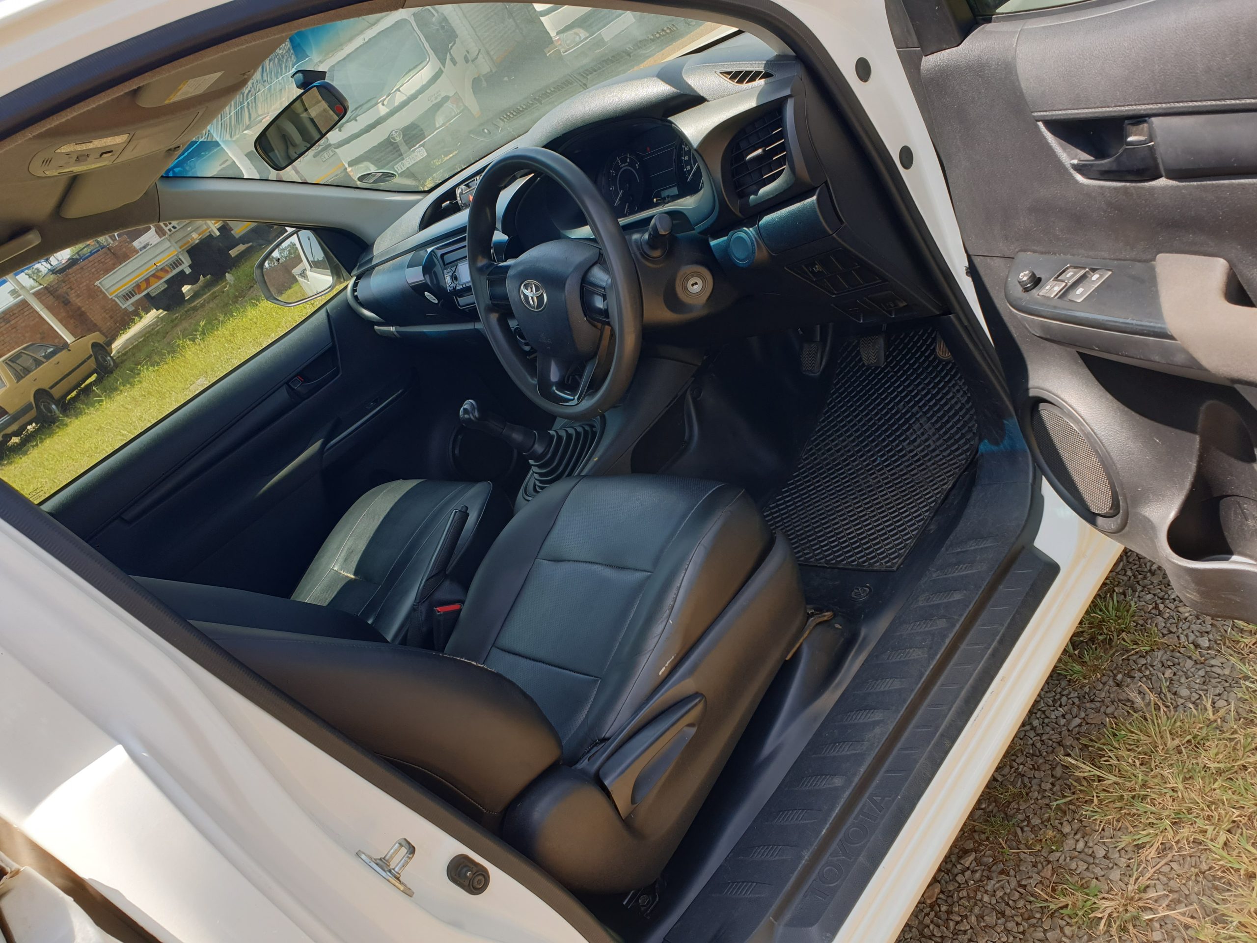 2024 Toyota Hilux 2.4 GD - Image 2